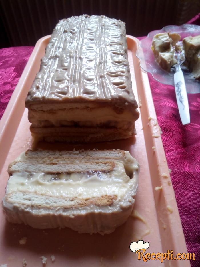 Brza torta sa plazma keksom i bananama