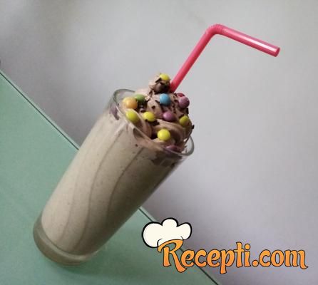 Banana split shake