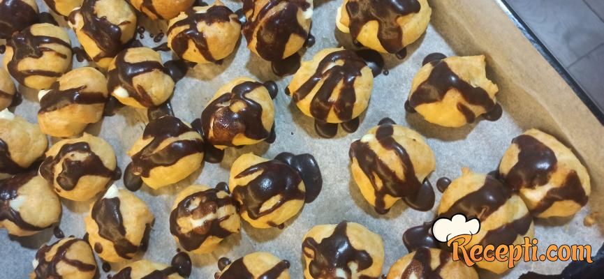 Profiterole (4)