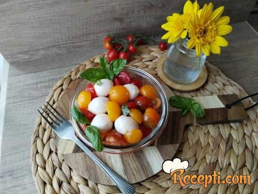 Caprese salata