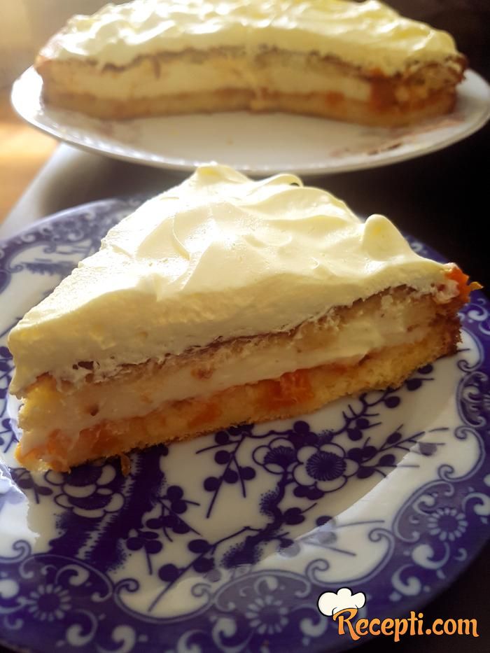 Torta sa džemom od kajsija i vanil kremom