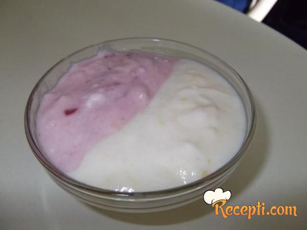 Voćni jogurt - kao kupovni