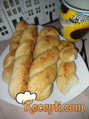 Posne cimet pecivo