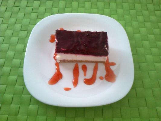 Brzi kolač cheesecake sa malinama