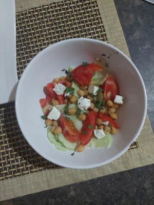 Letnja salata sa leblebijama