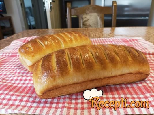Domaći hleb sa puterom
