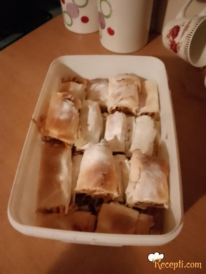Pita sa jabukama (na vodi)