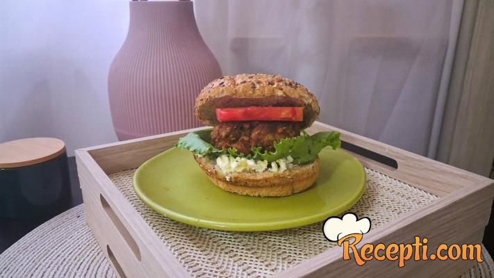 Burger sa ovsenim pahuljicama