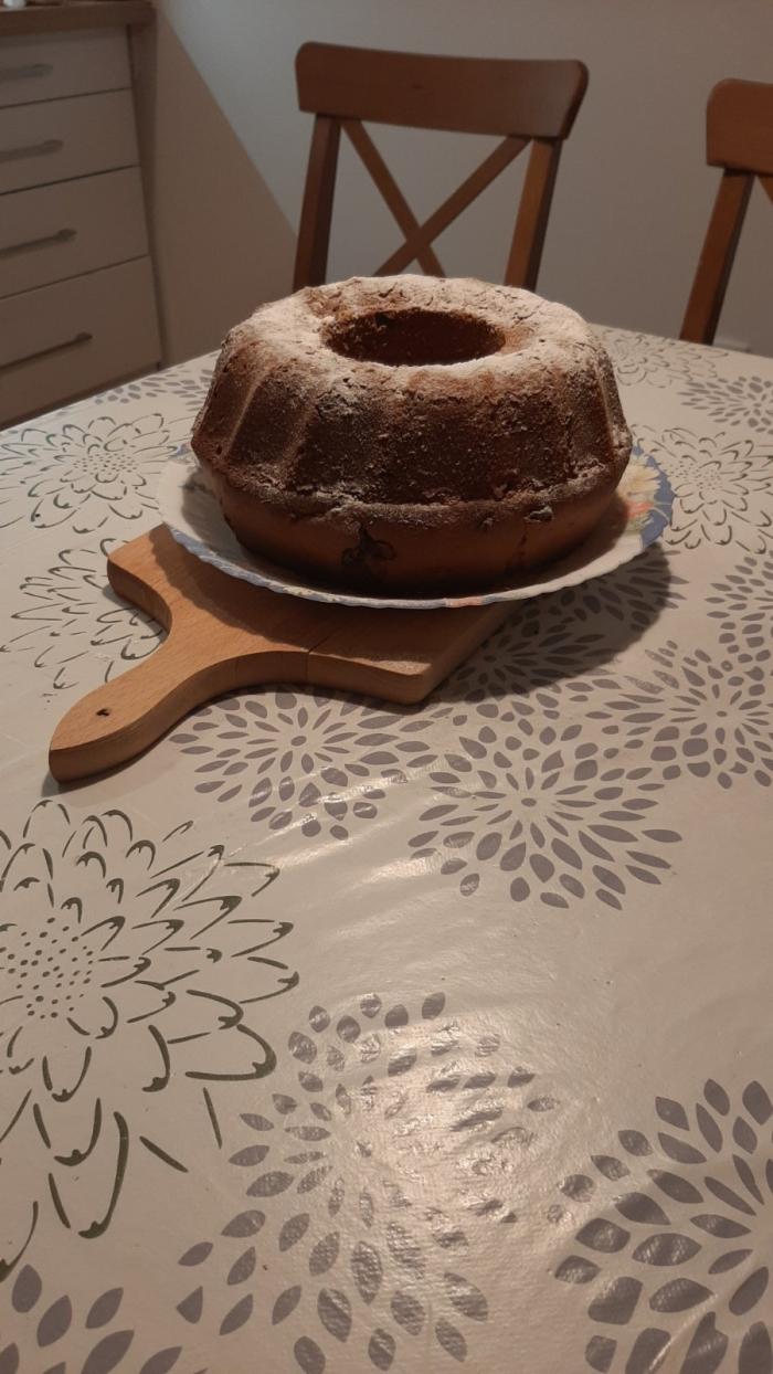 Kuglof sa suvim grožđem