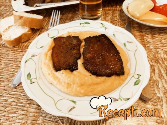 Pečena marinirana slanina i pire krompir sa bundevom