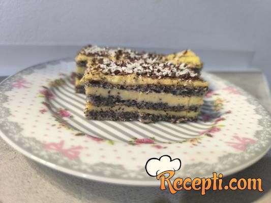 Kremasti kolač sa makom