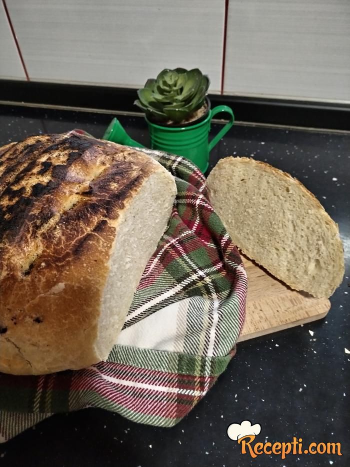 Jednostavan domaći hleb