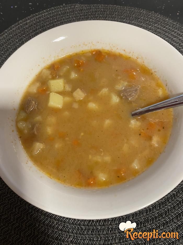 Zlatna juneća čorbica