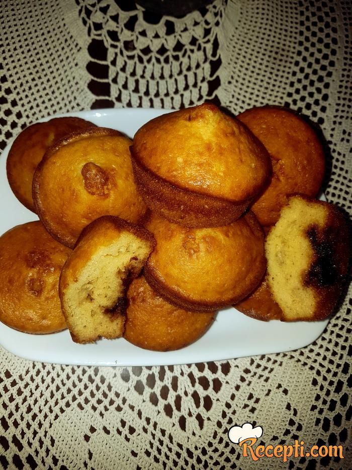 Mafini sa džemom od jagoda