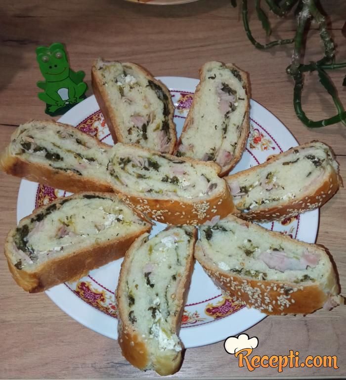 Rolat sa spanaćem i šunkom