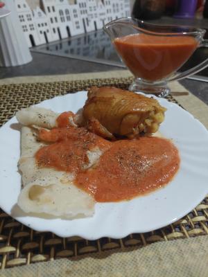 Piletina sa crvenim sosom