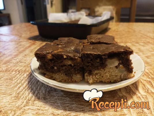 Posni kolač sa jabukama