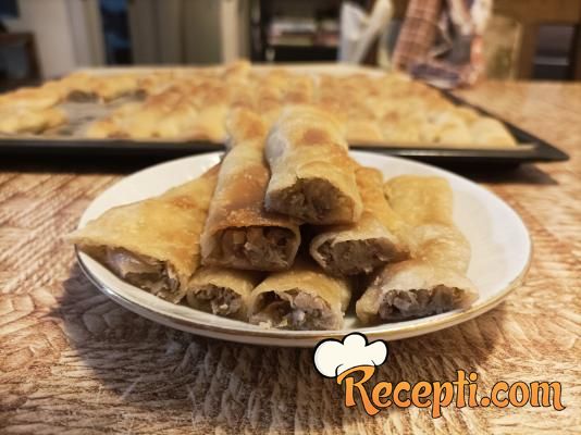 Posna pita sa kiselim kupusom i orasima