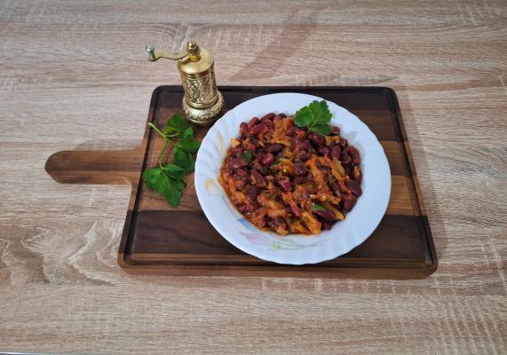 Posni pasulj sa pečenim paprikama i paradajzom