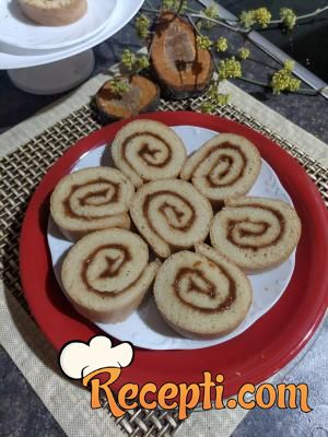 Žuti rolat sa džemom