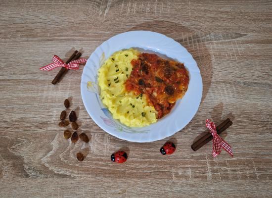 Piletina u paradajz sosu sa suvim grožđem