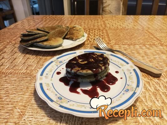 Posne mini palačinke sa borovnicama