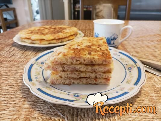 Lepinje sa sirom i šunkom Lepinje sa sirom i šunkom