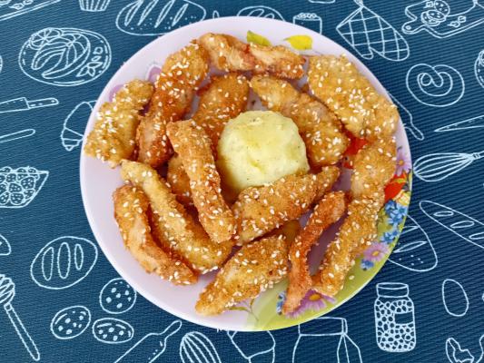 Pileći štapići u susamu