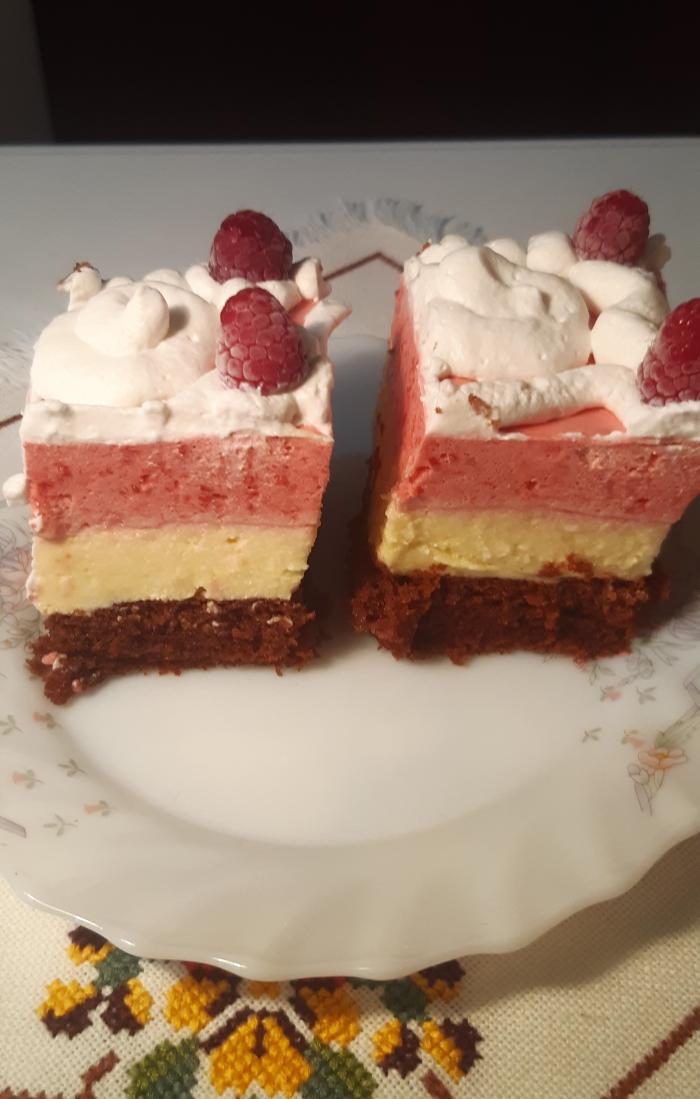Krem vanila-malina torta Krem vanila-malina torta