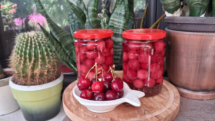 Kompot od trešanja Kompot od trešanja