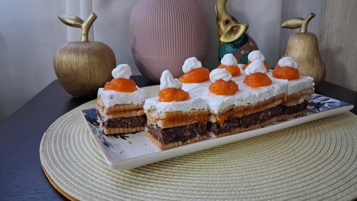 Letnji kolač bez pečenja Letnji kolač bez pečenja