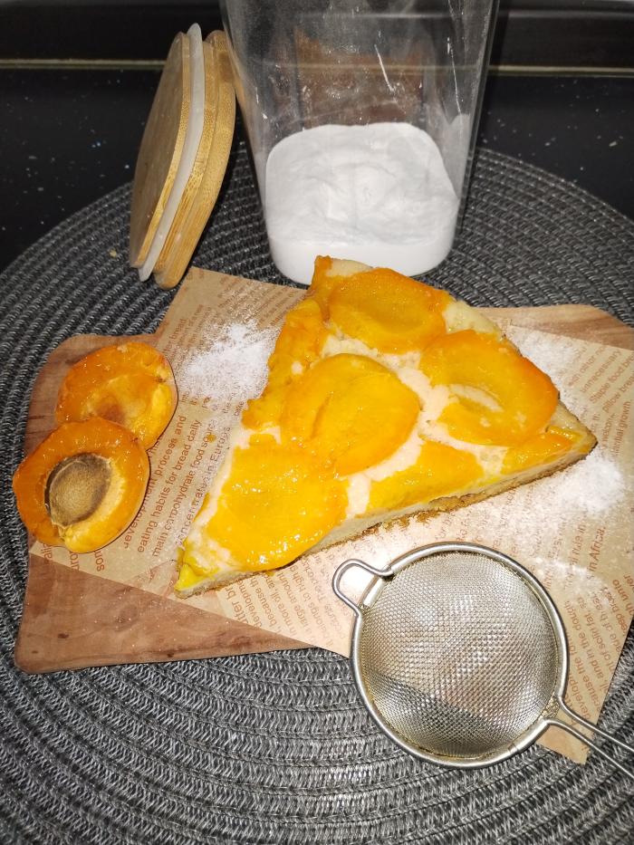 Prevrnuti kolač sa kajsijama