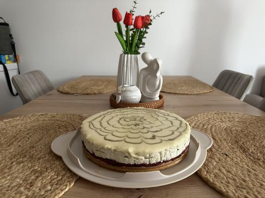 Voćna torta sa kremom od pistaća