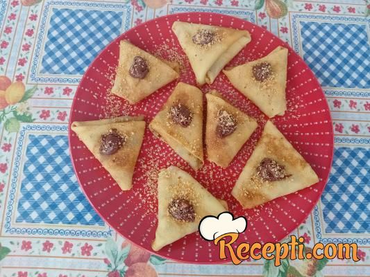Palačinke sa nutelom i lešnikom Palačinke sa nutelom i lešnikom