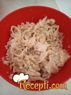 Čipkasti rezanci sa orasima