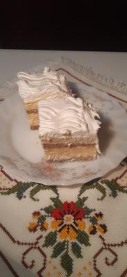 Kremasta torta sa grizom i pudingom