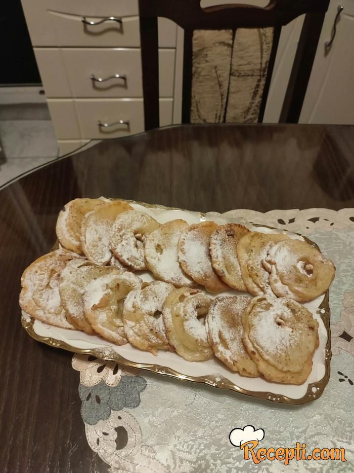 Jabuke u šlafroku (7)