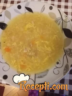 Pileća čorbica od grudne kosti