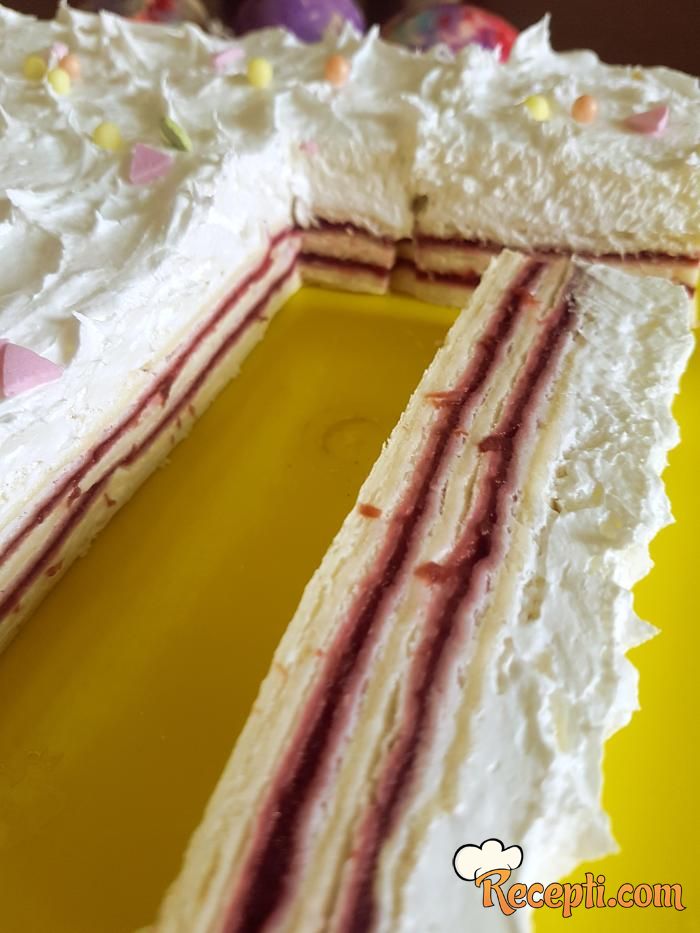 Rozen torta sa kremom i višnjama
