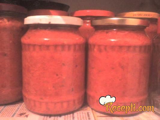 Ajvar od barene crvene paprike