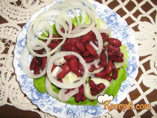 Salata od crvenog pasulja