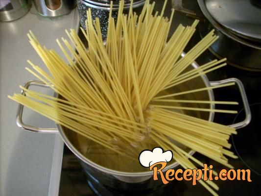 Špagete bolonjeze (4)