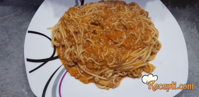 Špageti sa mlevenim mesom