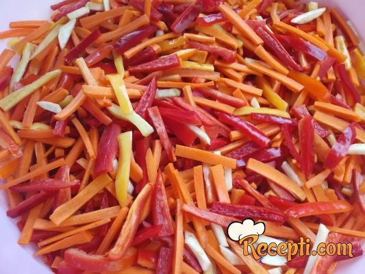 Štapići od paprike i šargarepe sa celerom