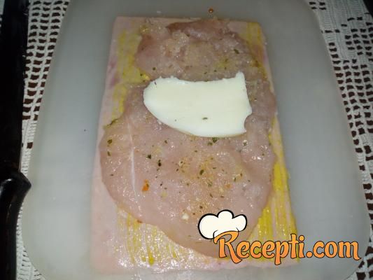 Rolovano belo meso u bešamel sosu
