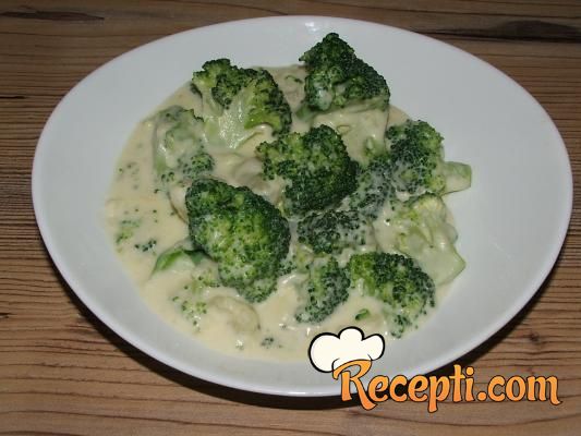 Brokoli u kremastom sosu