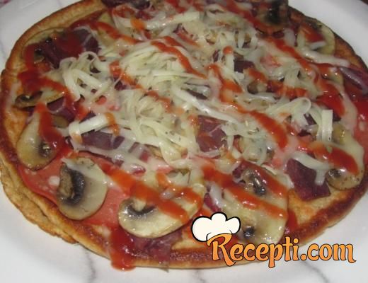 Speltina pizza iz tiganja