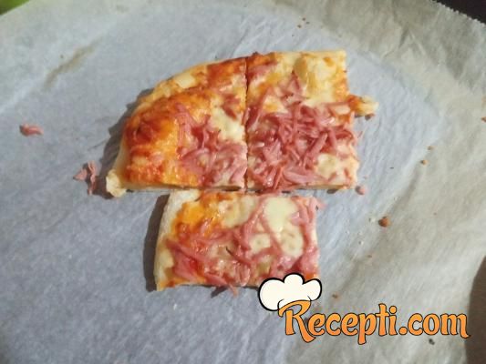Domaća Pica (pizza)