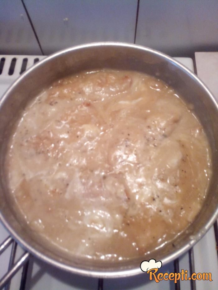 Pileće grudi u sosu
