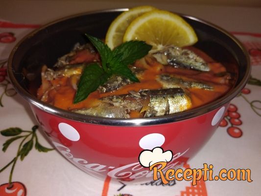Testenina u paradajz sosu sa sardinama